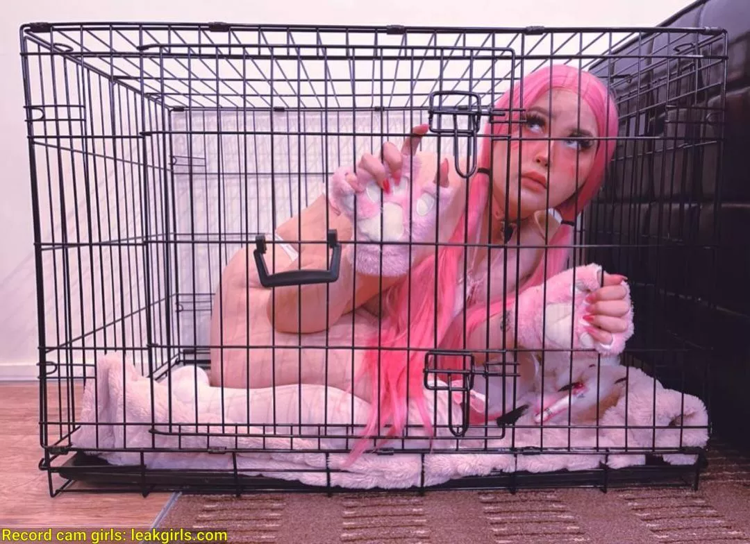 Daddy caged me for being nauyhty 🥺 posted by uploadmeakl