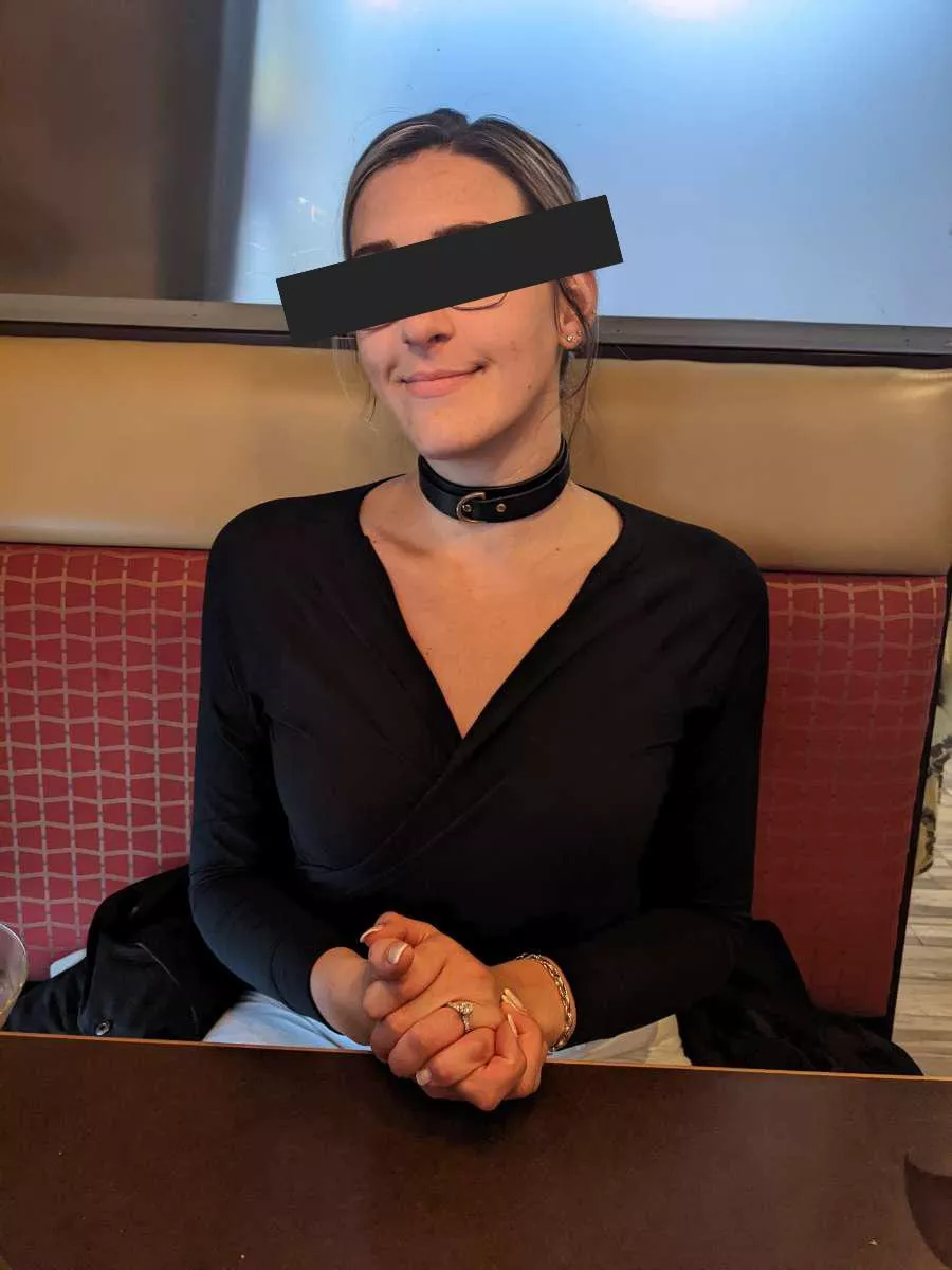 Daddy is spoiling me to a dinner out while testing the new vibe 3. I love being owned 😸😍♥️ 25 [F] posted by FlashyHalf876