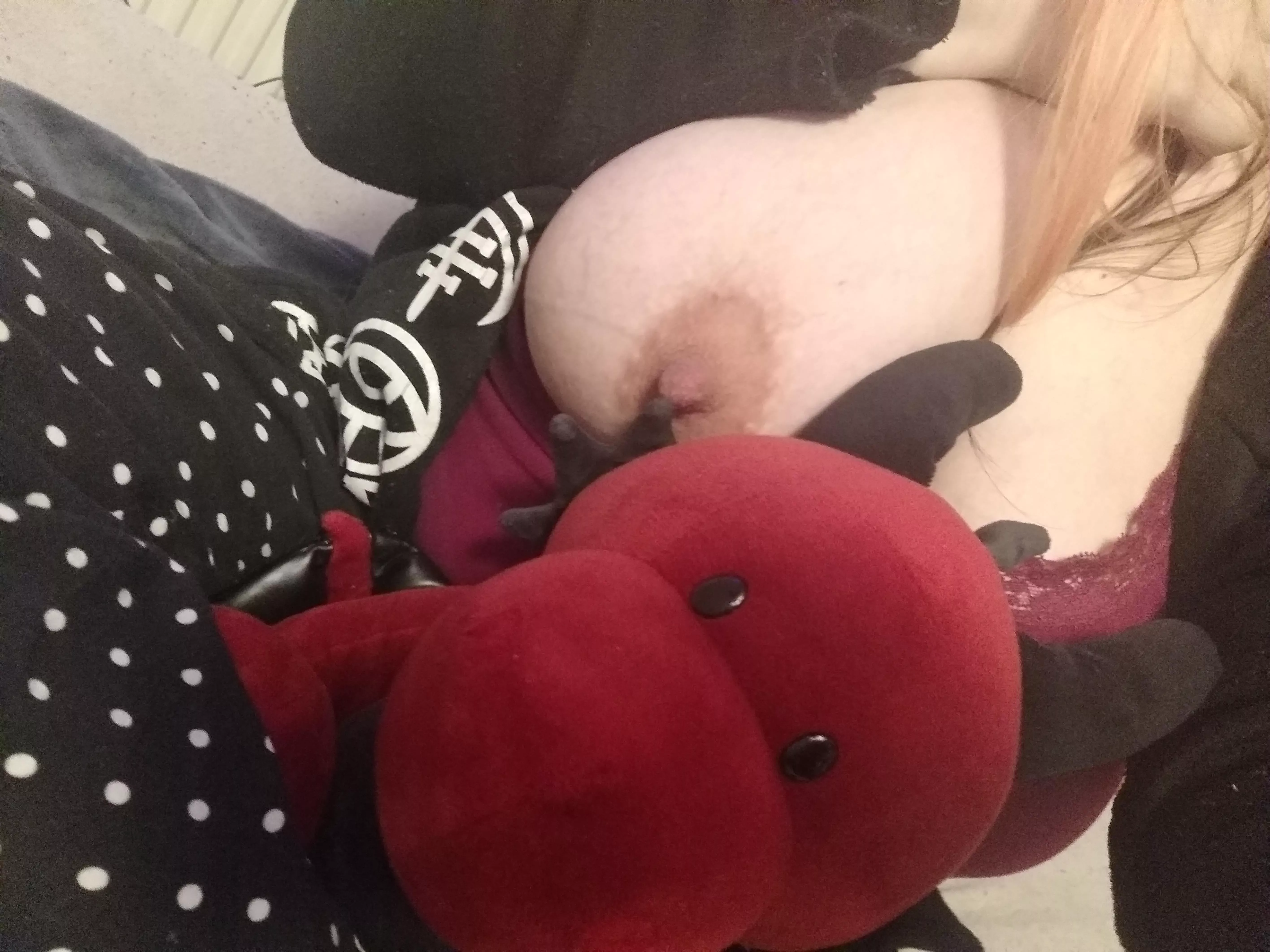 Daddy let me show my boobs for the first time. 🥺 pls be nice. posted by littlelucyxo