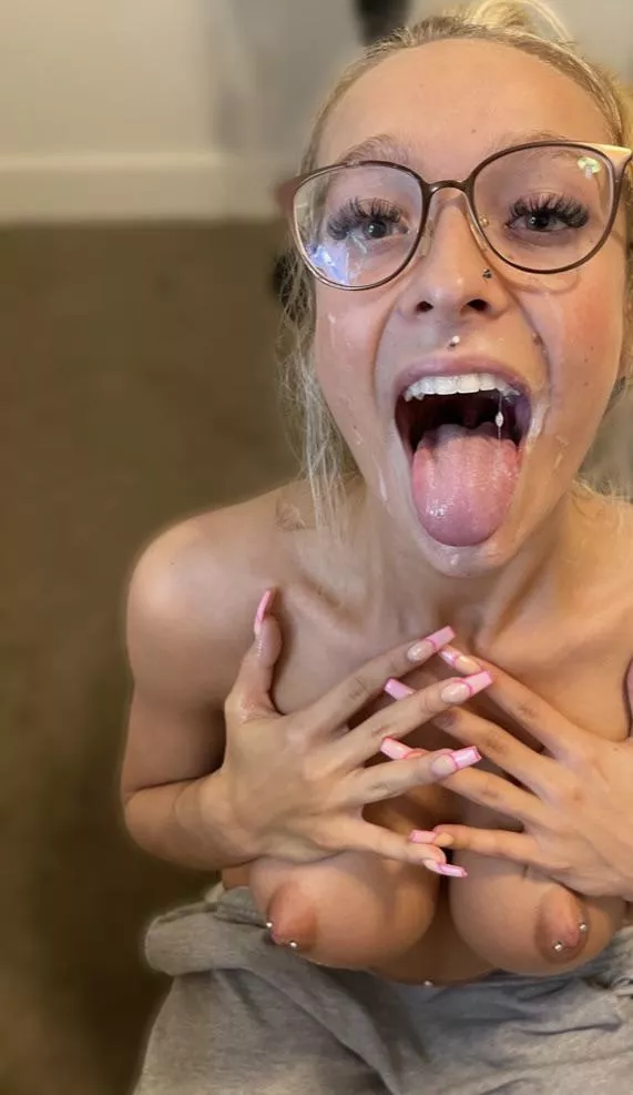 Daddy’s cumslut, who’s next? posted by Horror_Midnight_9828