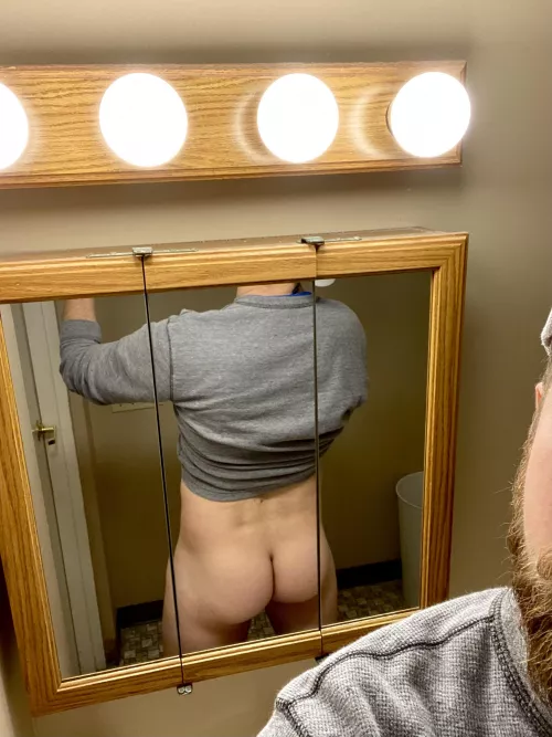 Dad’s hockey butt (36) by showtheg00ds