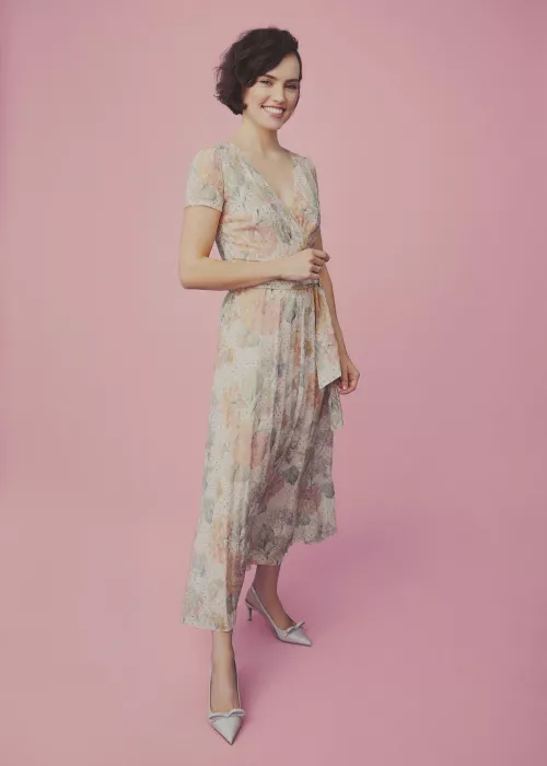 Daisy Ridley in a summer dress, just amazing by oohjustalittlebit34