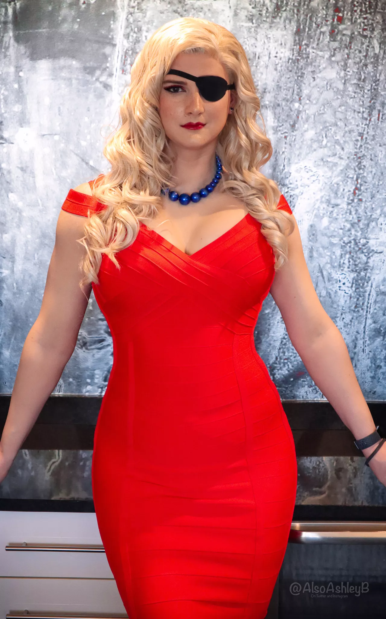 Dangerous curves ahead 😈 posted by AlsoAshley