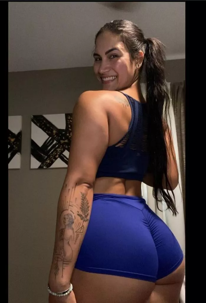 Danielle posted by bossforaday