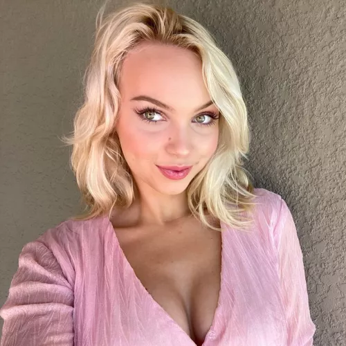 Danielle by AmazingBoobs1