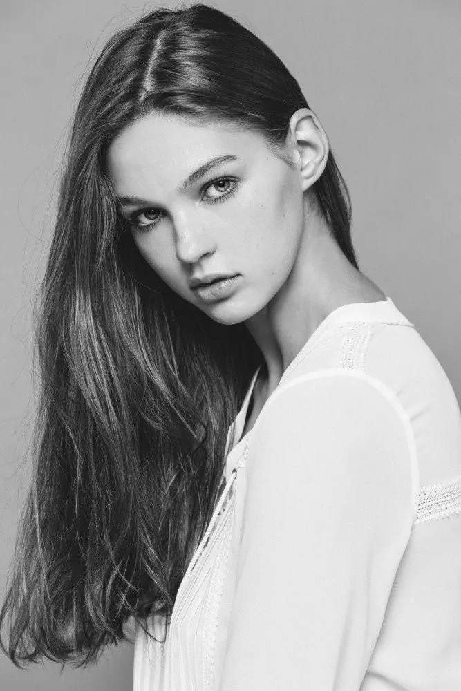 Daria Mikolajczak posted by ECTO1984