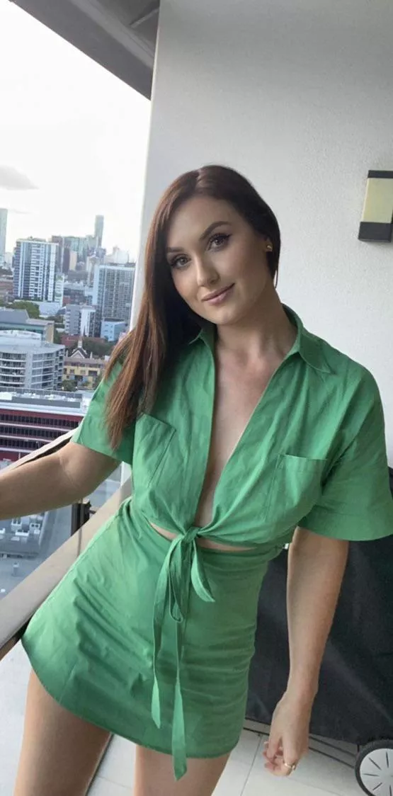 Date night with the girls 💚 [F] posted by FlightAttendant69