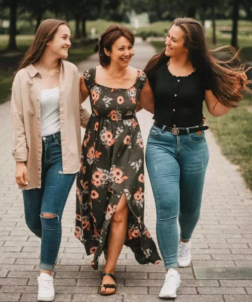 Daughter 19 💦 Mother 46 💦 Daughter 26 by bumer94