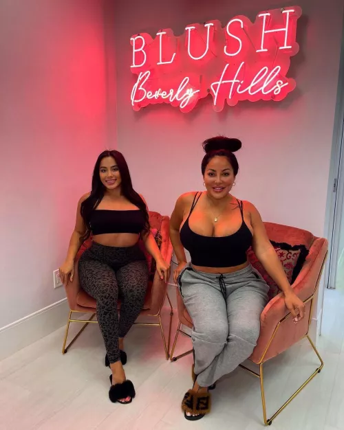 Daughter and mother by NOTtigerking