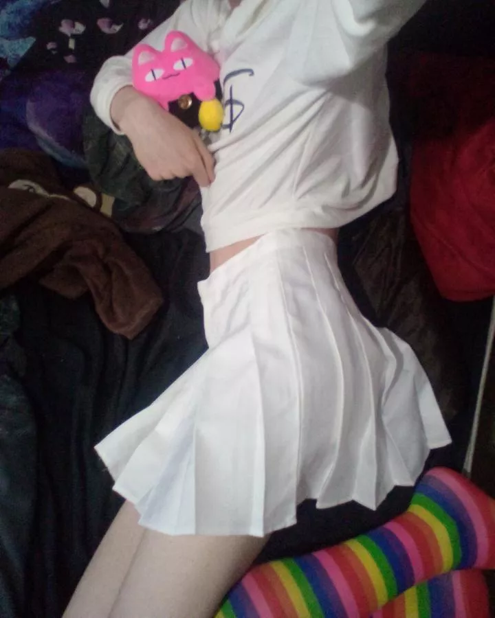 Day 1 of posting till this British boy gets a boyfriend ✌️ so basically I'm gonna post everyday till I have someone to cuddle with🥺 posted by Femboy9313