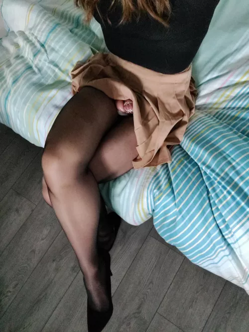 Day 4 : Am I girlfriend material ? ☺️ by yokibipo