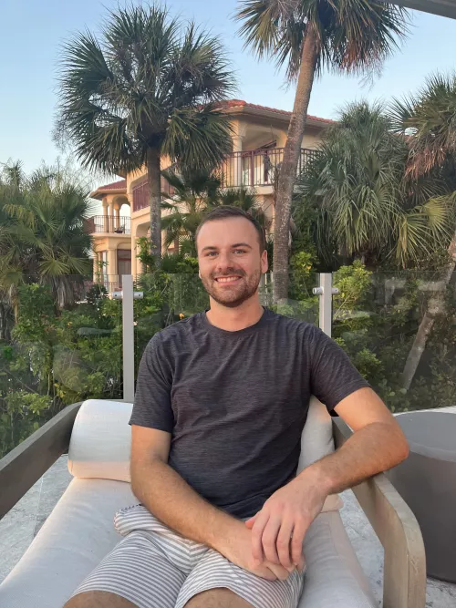 Daydreaming of where my next vacation will be to 💭 🏖 by chjojo