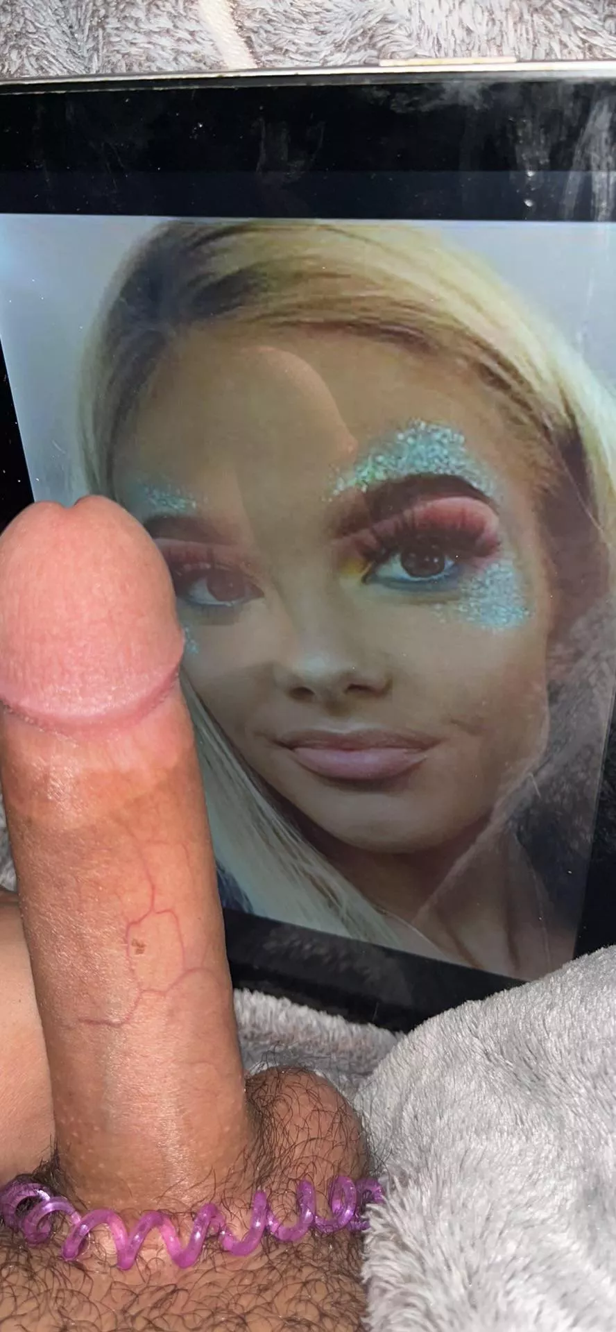 Dear master, your fav cockslave is back! Feed me what you want and watch me / say me how to jerk on what you want! Be rude with me! Kk-> frenchcocker posted by fccopp