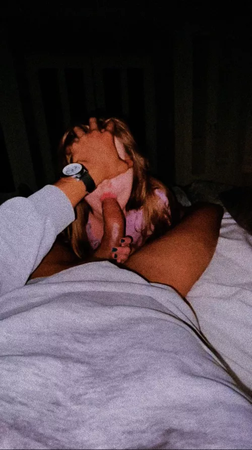 Death grip with her lips by alaskandarthwader111