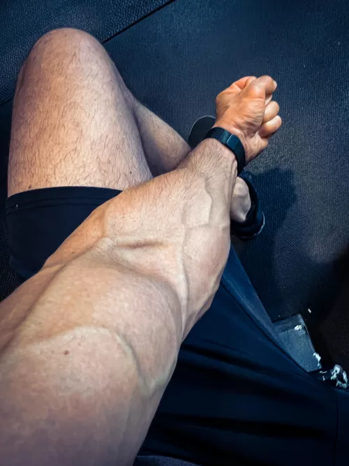 Decided to be that guy taking pictures of myself at the gym. by LivingLife858