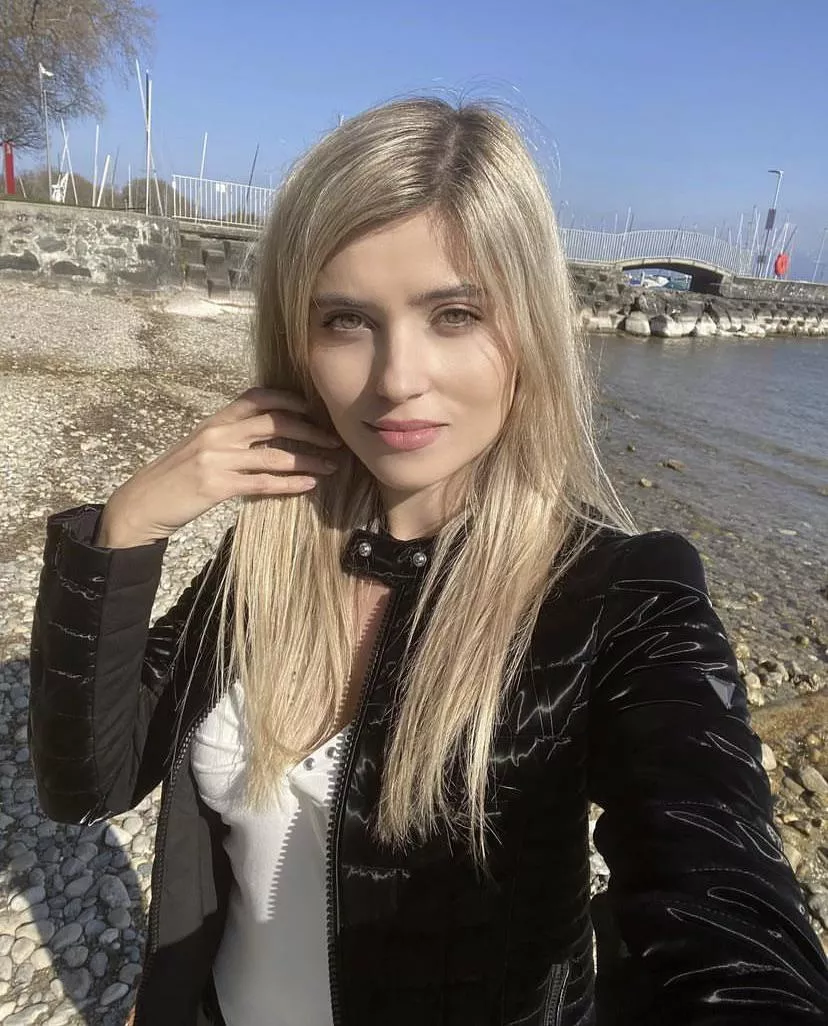 Denisa Marie posted by bobbyUP-MKII