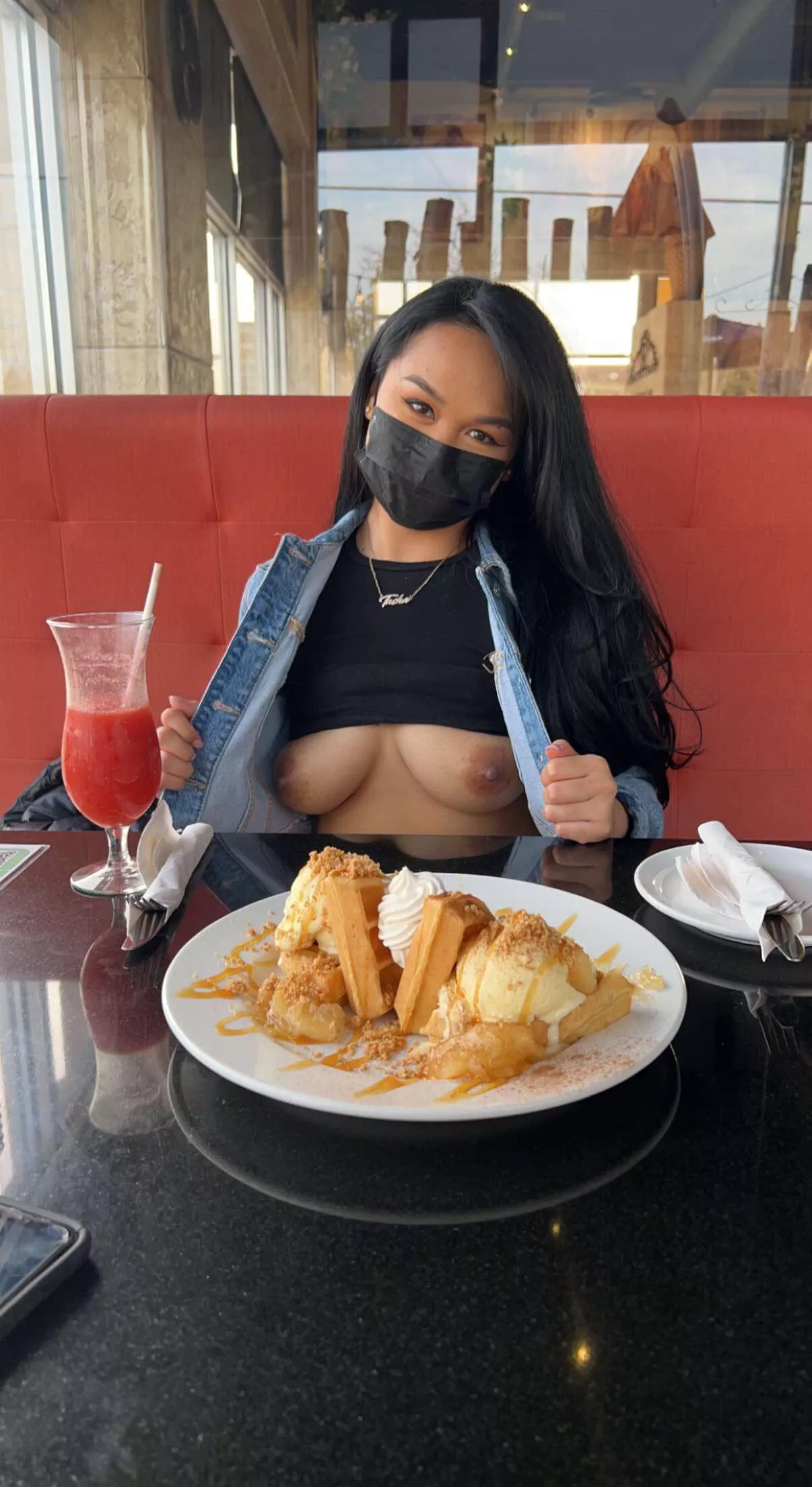 Dessert anyone? 🍰 posted by prettylilasia