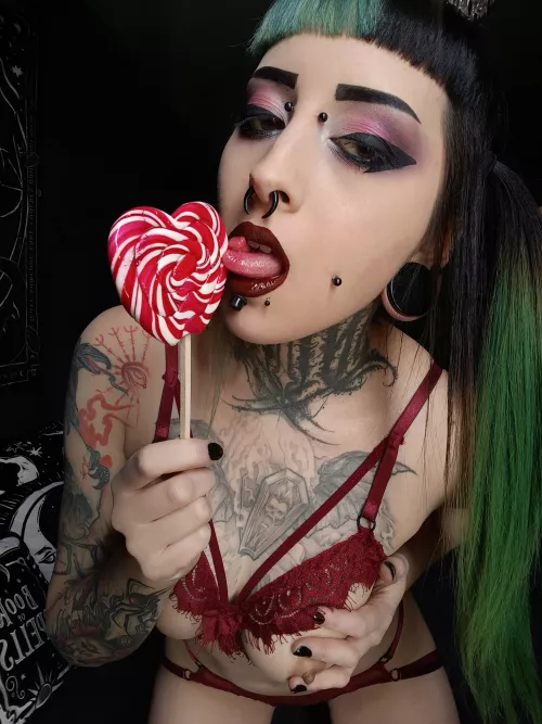 Deux langues c'est mieux pour sucer... by Deathgasm66