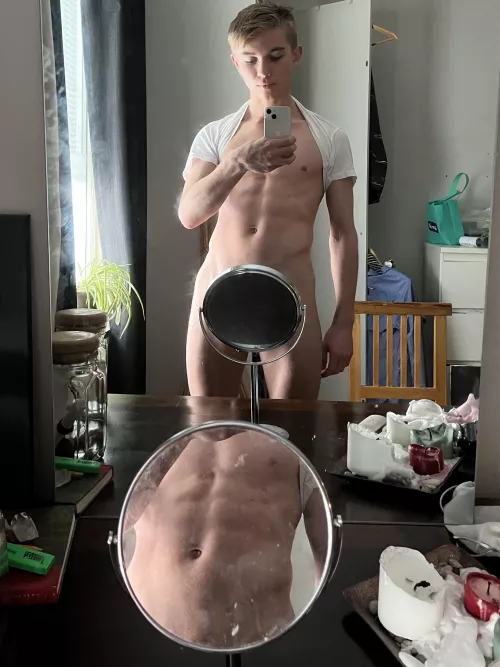 Did I aim the mirror right? by rsfrm722