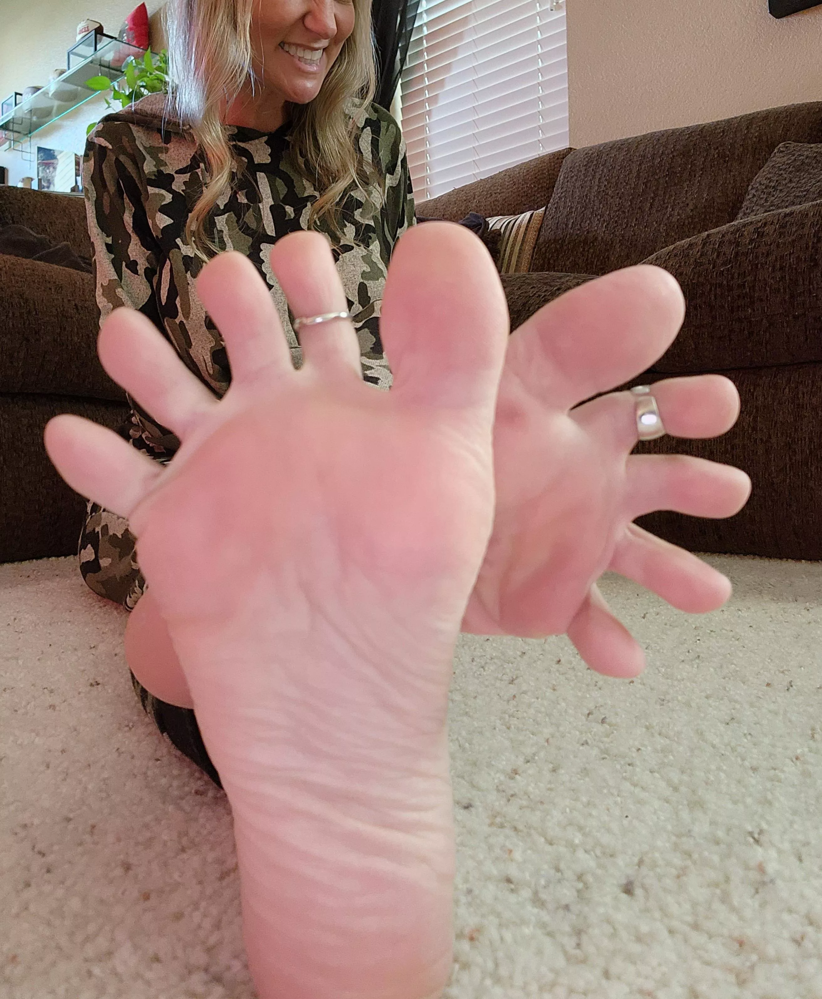 Did I get your attention???? posted by SexyFeetGirl20