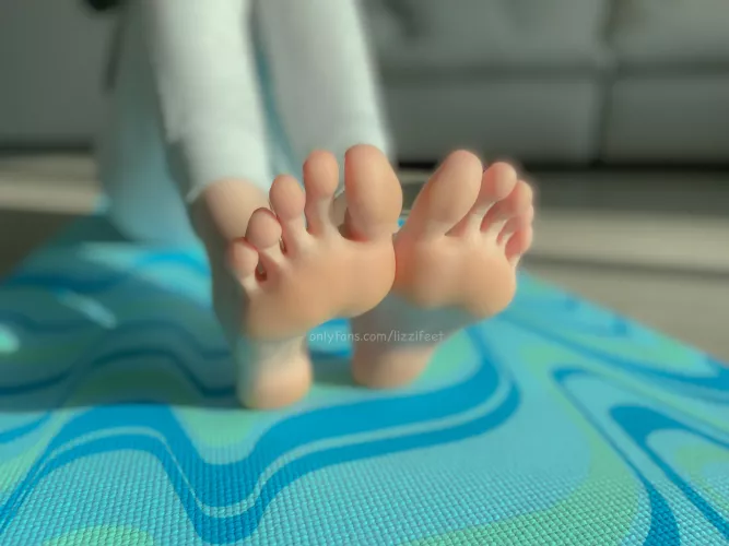 Did I just catch you looking at my feet? by lizzifeet