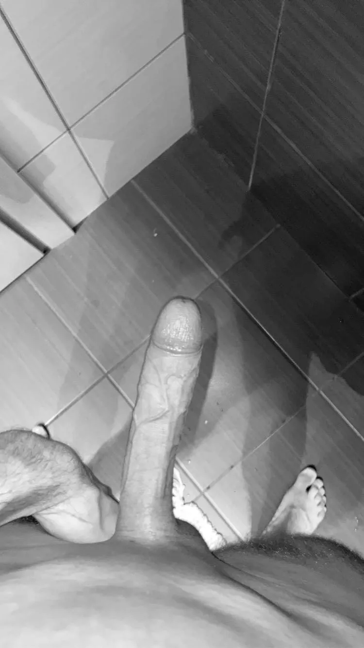 Did I make you stop scrolling? What’s on your mind when you see it? Help me get back some confidence! posted by FarConfusion4061