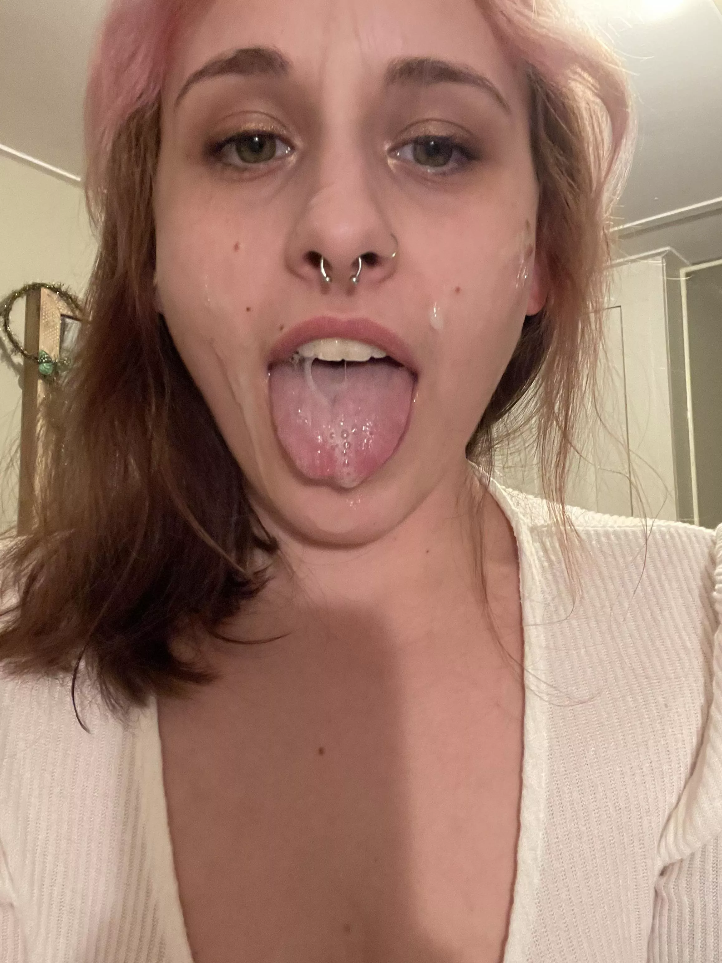 Didn’t swallow it all and made a little mess posted by hunnyymustarddx