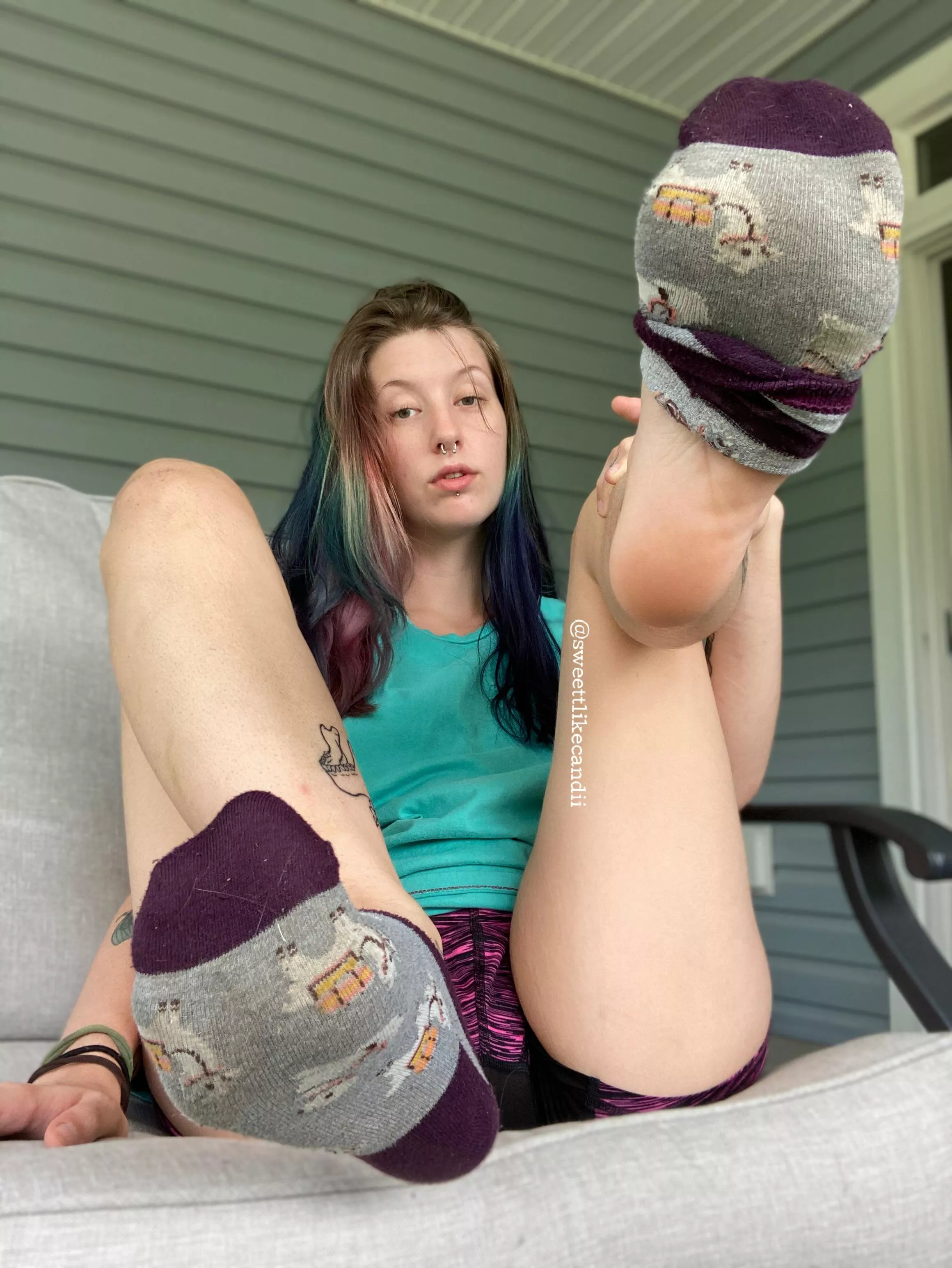 Didn’t you hear?! It’s time for worship! posted by Sweettlikecandii