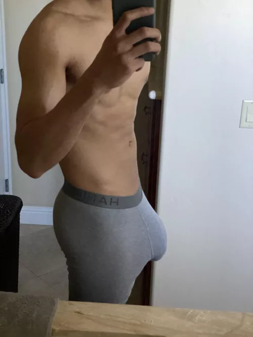 Difficult to hide would be an understatement by contigo99