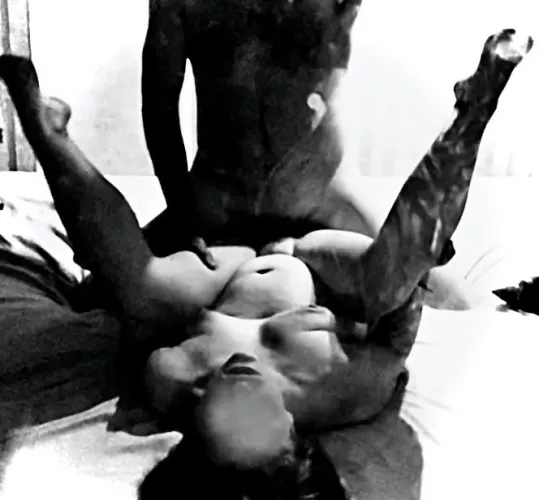 Dirty mirror, dirty girl by LetterheadOdd4707