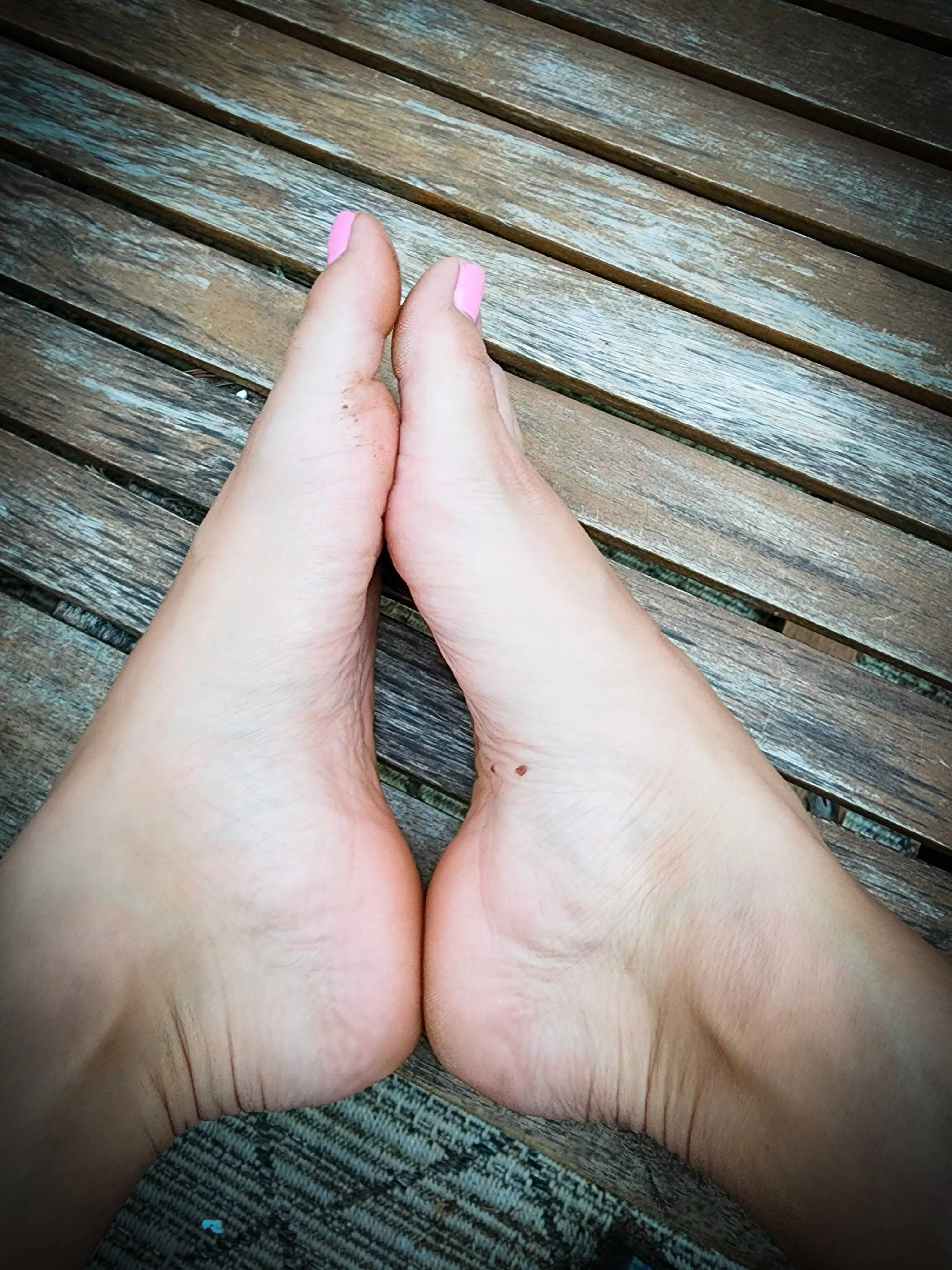 dirty summer feet. posted by shann_nnanigans