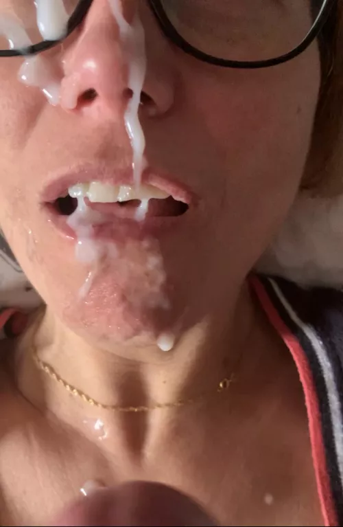 Disgusted by Lookmygirlman