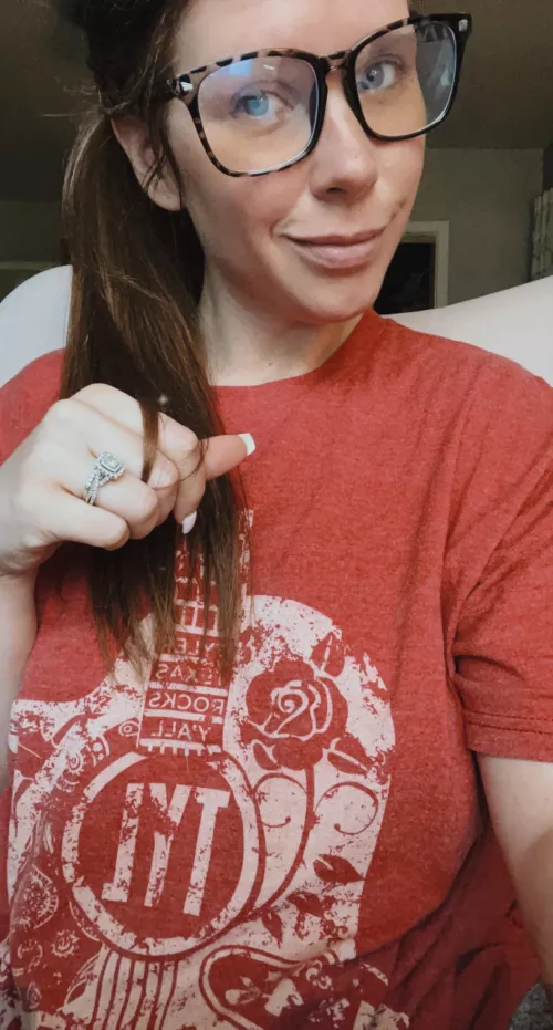 Distract me while I’m working? by __whiskeybent