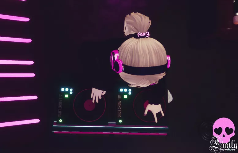 DJ Emy at the helm! Come to my club, admission is free +18🎧🎤 https://chaturbate.com/emyliveshow by EmyLiveShow