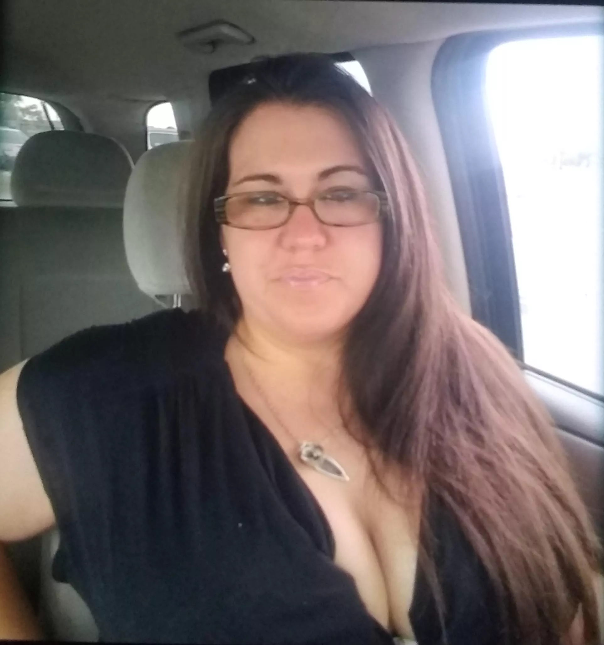 DM and tell me how you would fuck my mom I have nudes posted by beautylover051