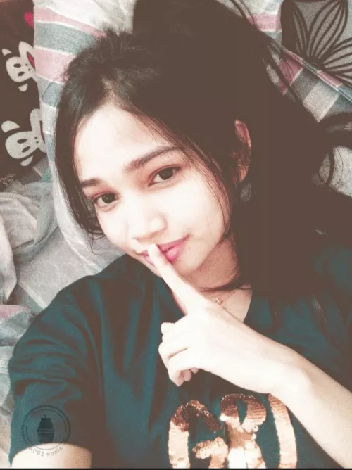 DM if you wanna tribute her, don't worry she's 21. by ROH888_