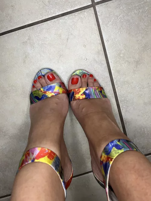 DM me ask about my onlyfans I bet it’s free 😏(feet pics only🙈🦶🏼) by nattyfeetluv