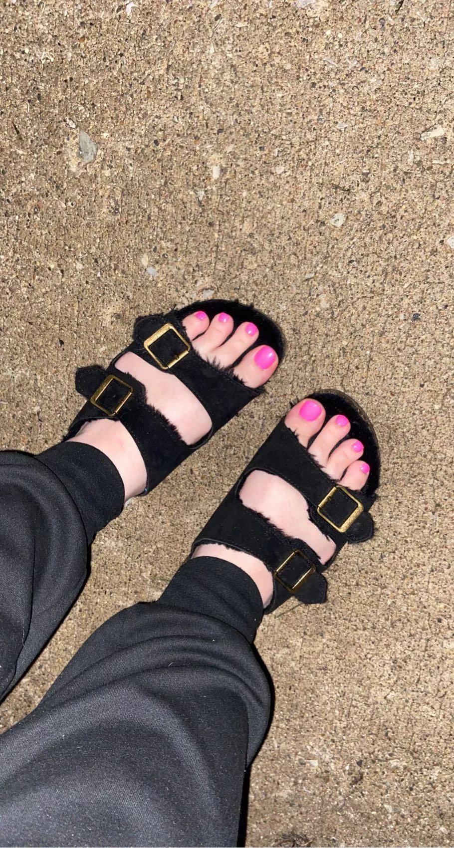 Dm me loves 💖 posted by Night_Crawler27