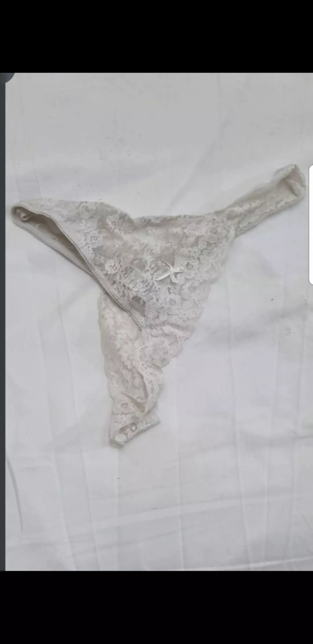 dm show off some panties ;) posted by freakymf_