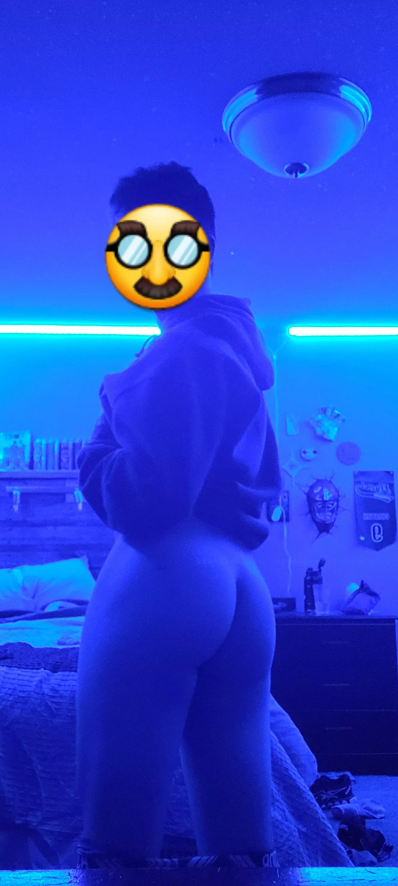 DM's are open! posted by urlittleb1tch