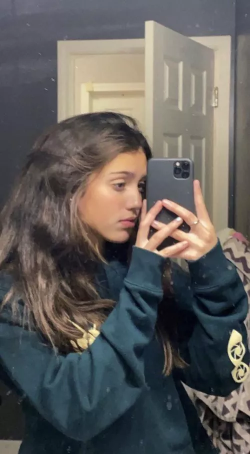 Do any daddies want a slut to use by Optimal-Database9994