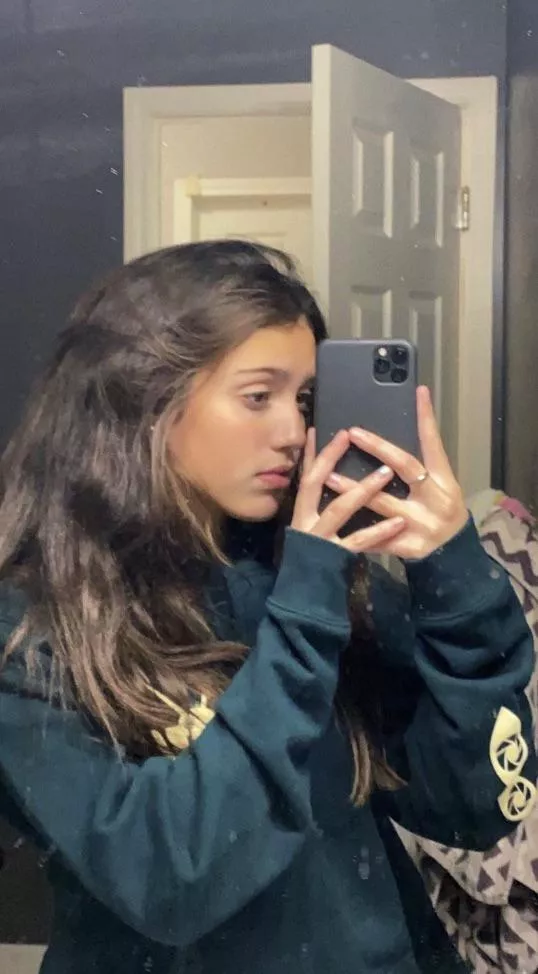 Do any daddies want a slut to use posted by Optimal-Database9994