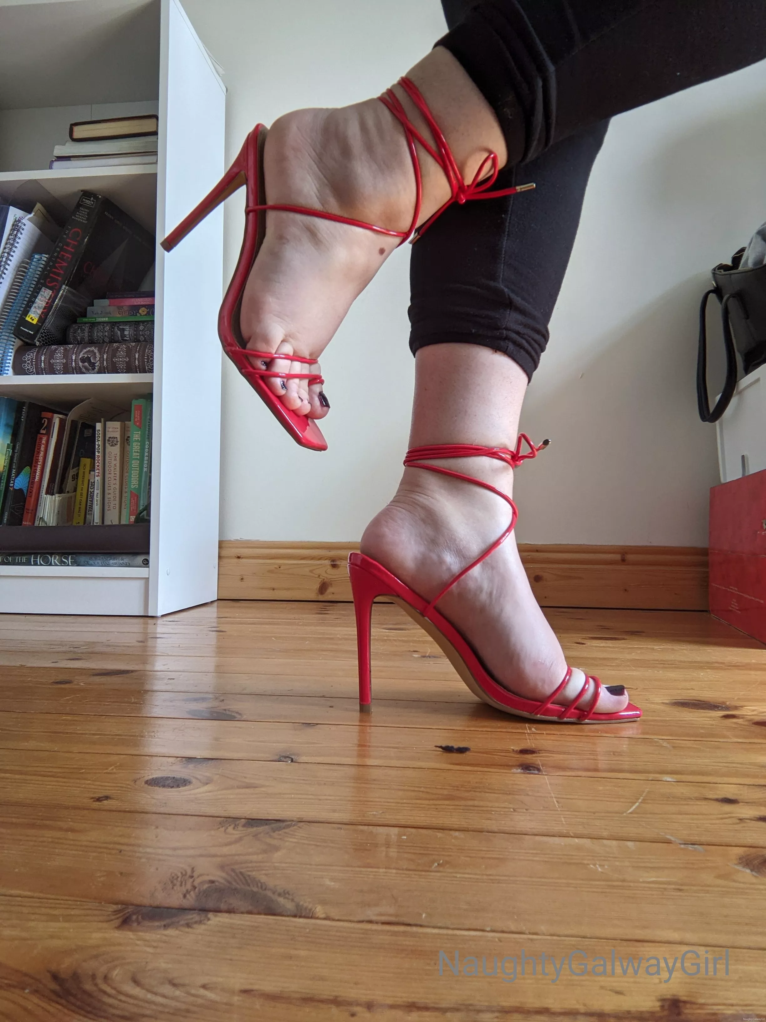 Do feet look better in heels or flats? 👠👟🤔 posted by NaughtyGalwayGirl