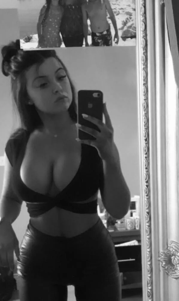 Do I even have to say anything lol posted by xbshejajzbbz