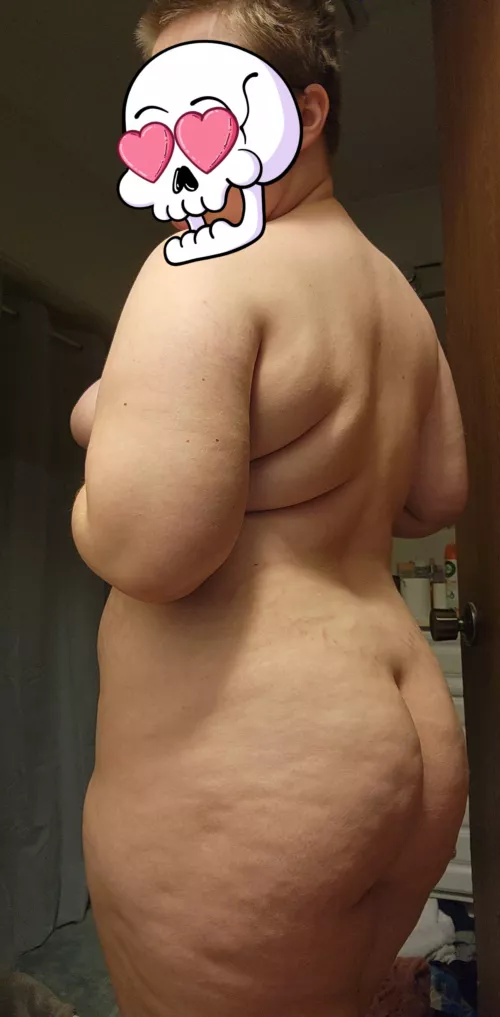 Do I have a cute ass? by FishAreClowns