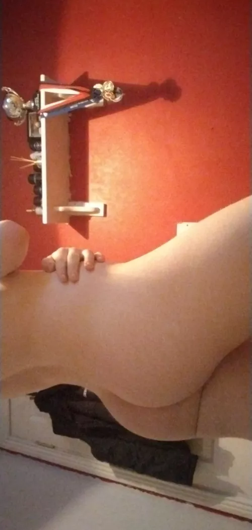 do I have a cute ass 🥺😓 by meatslutcut