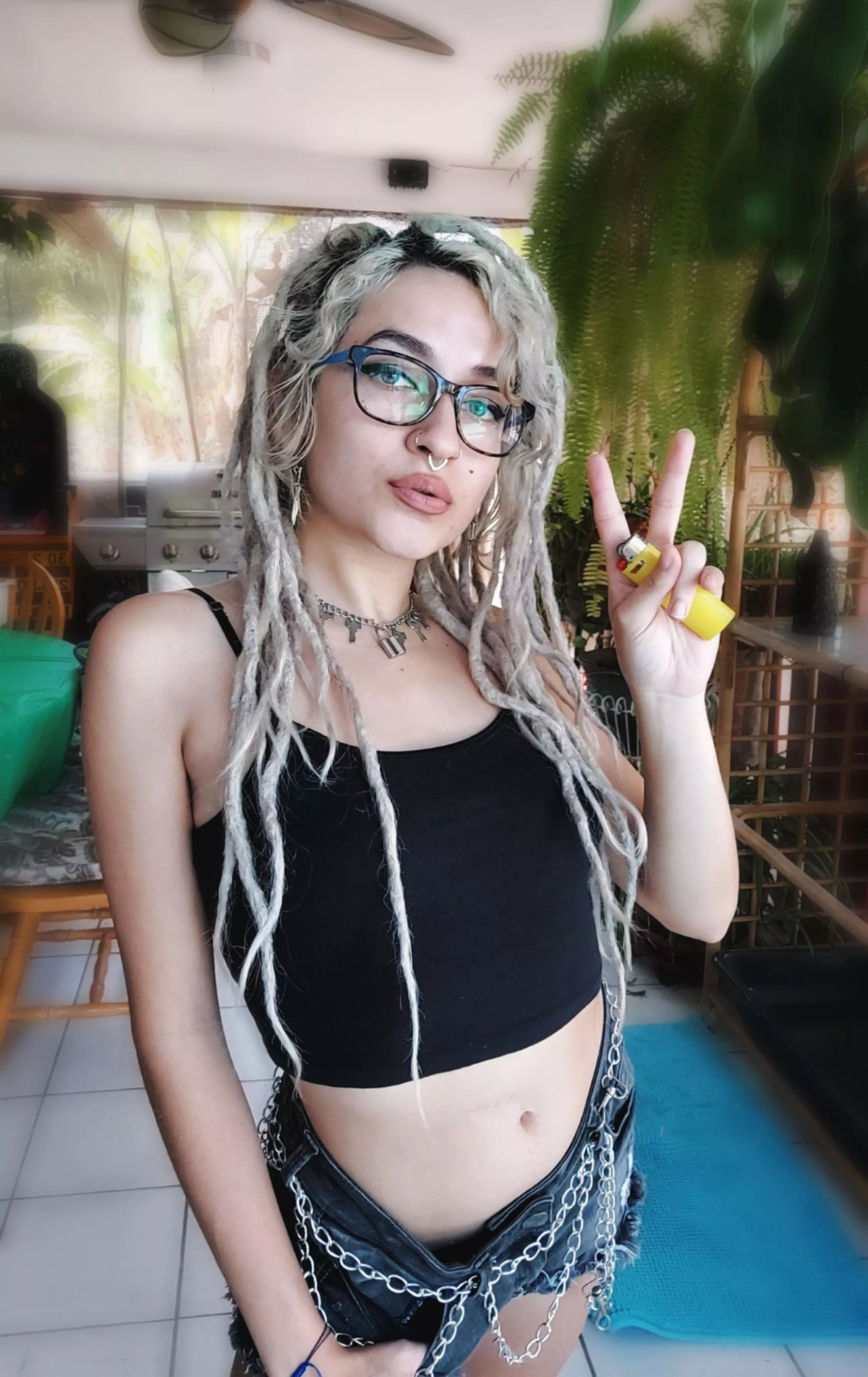 Do I have a cute belly button? posted by deathofvenusx