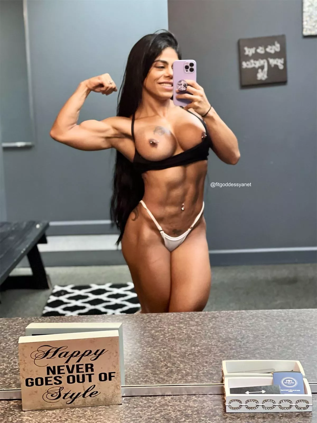 Do I have nice biceps posted by Yanetfitness