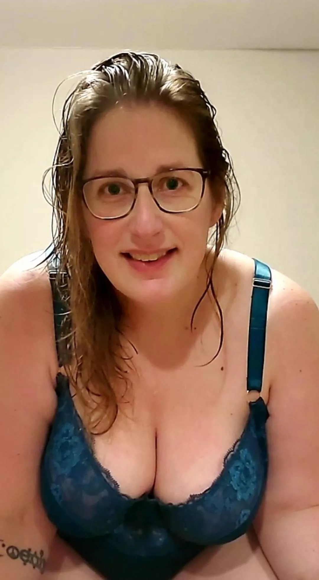 Do I interest you? 💋 [OC] posted by Milf2Go