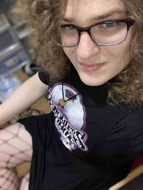 Do I look cute in this outfit? by Awkwardkobra